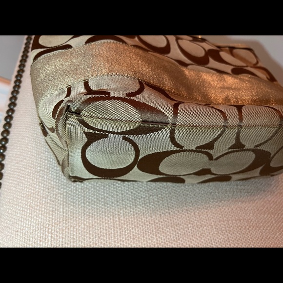 PRICE DROP: *make offer* Classic COACH purse w/ gold trim & duster - Picture 8 of 14